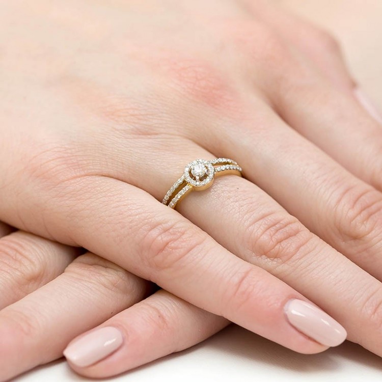 Pierścionek z żółtego złota z diamentami  - próba 585 0,31CT W-272A
