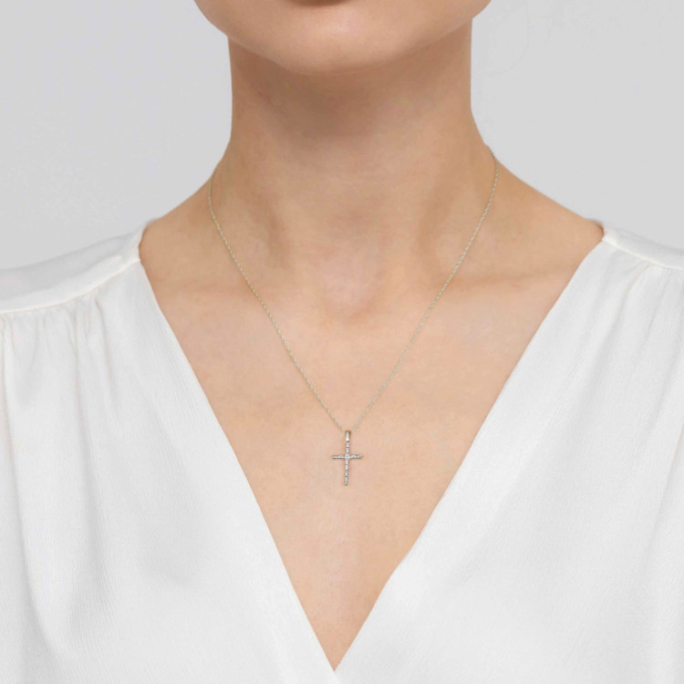 Krzyż z białego złota z diamentami  - próba 585 0,055CT K-004 B