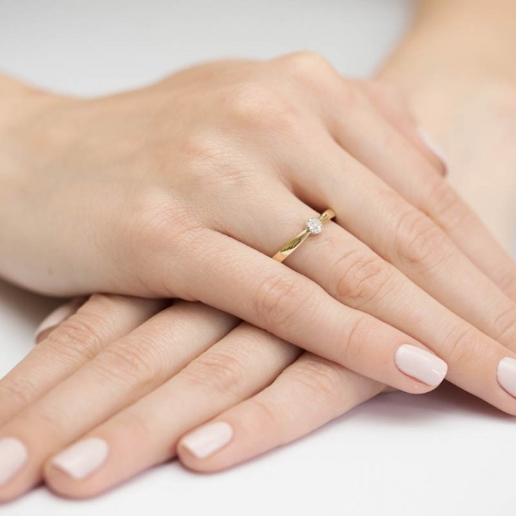 Pierścionek z białego złota z diamentem - próba 585 0,04CT W-322B