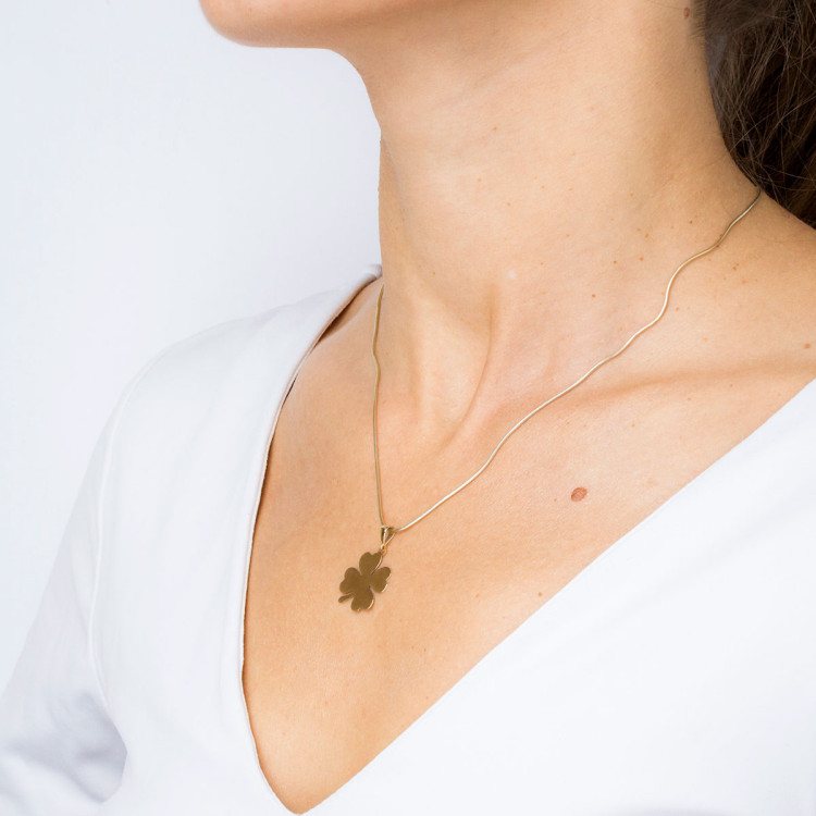 Zawieszka ze złota blaszka czterolistna koniczyna
