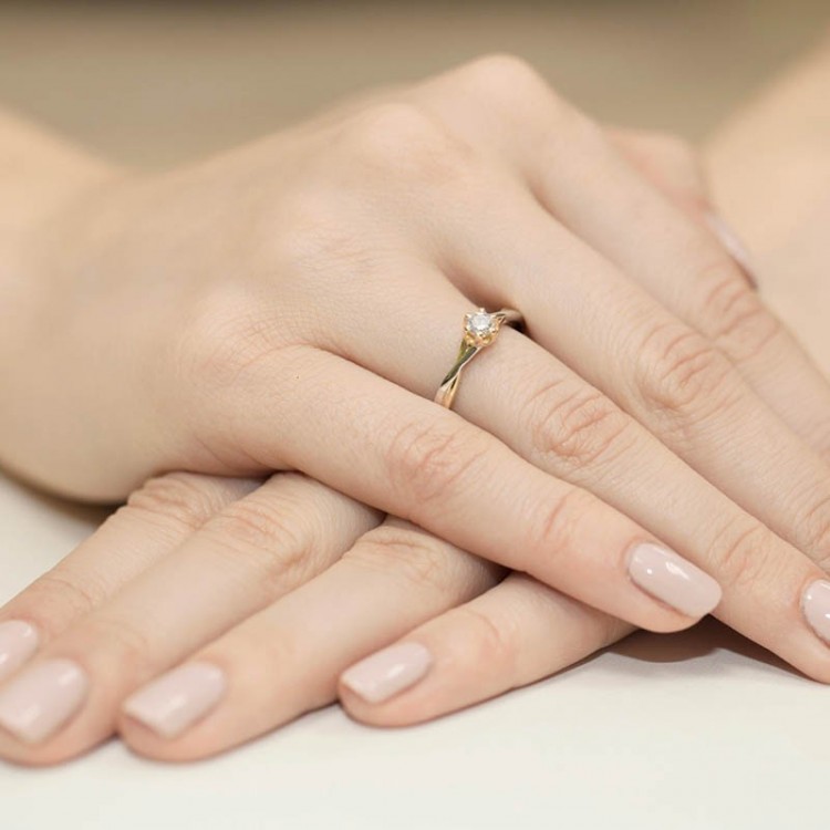 Pierścionek z białego złota z diamentem - próba 585 0,23CT PV-208B