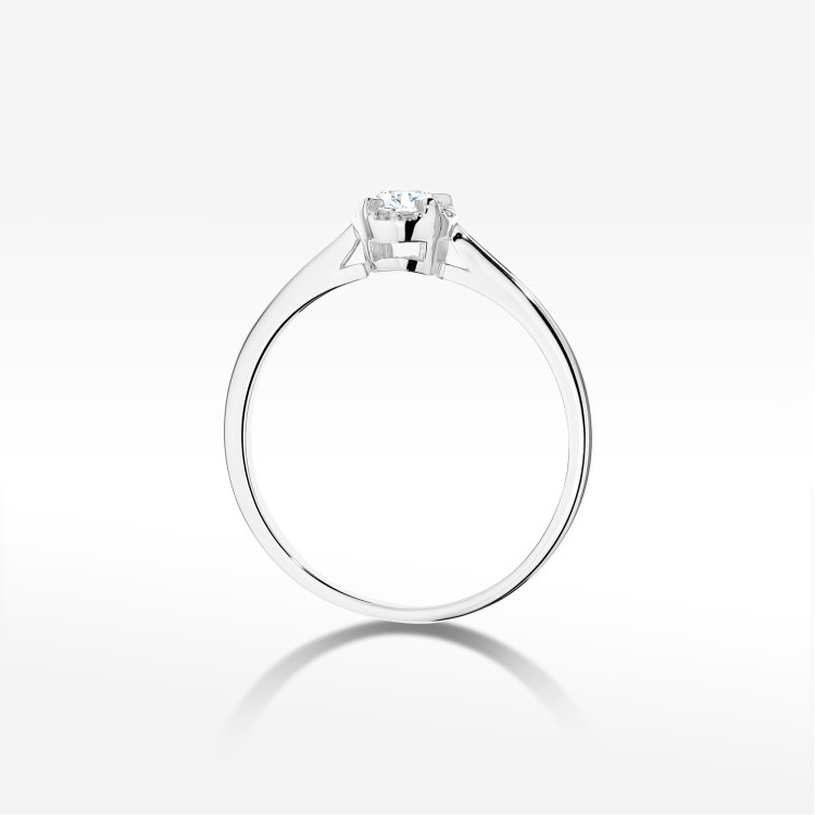 Pierścionek z diamentami 0,14ct białe złoto W0560