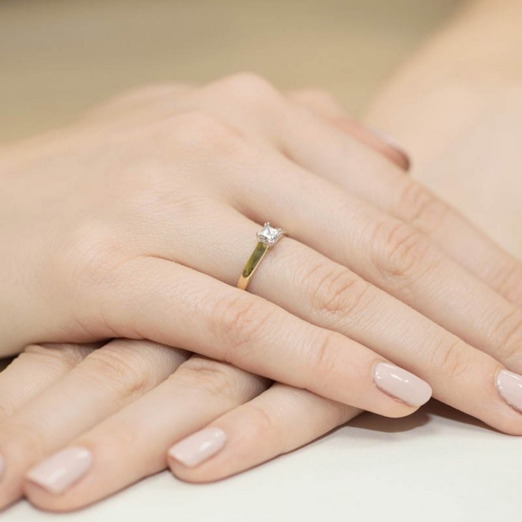 Pierścionek z białego złota z diamentem - próba 585 0,30CT W-347B