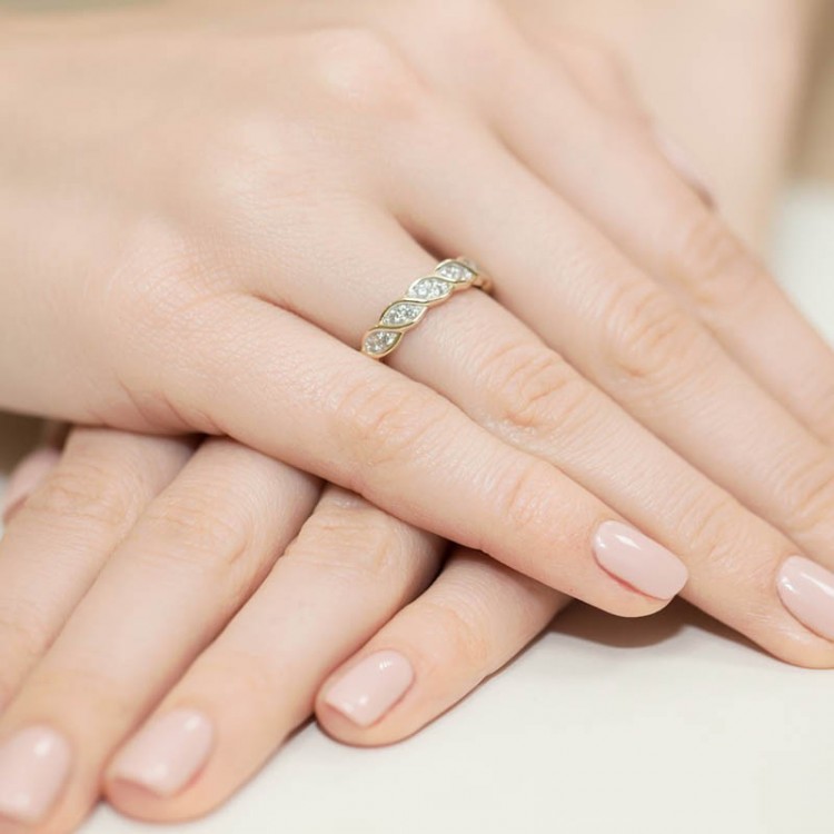 Pierścionek z żółtego złota z diamentami  - próba 585 0,20CT W-349A