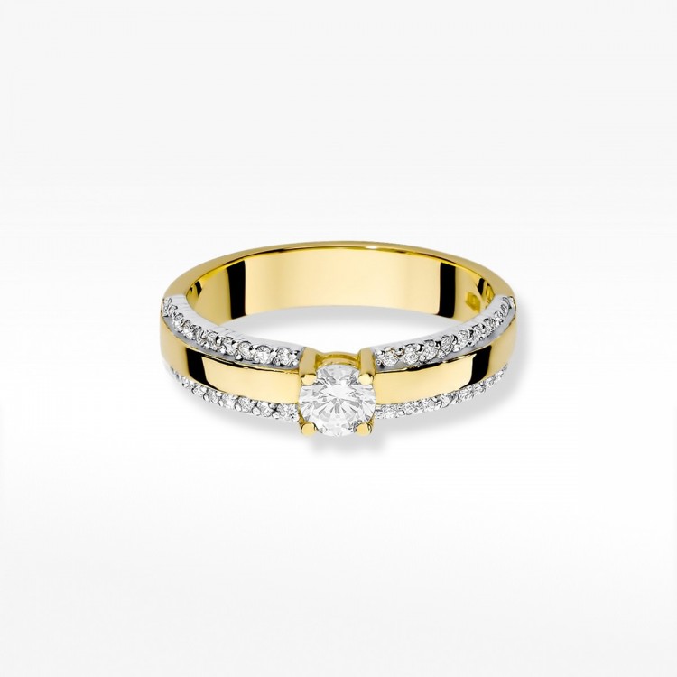 Złoty pierścionek z brylantami