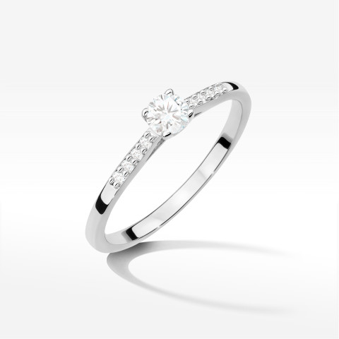 Pierścionek z diamentami 0,32ct białe złoto W0668