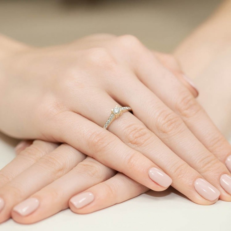 Pierścionek z białego złota z diamentami  - próba 585 0,45CT W-364B