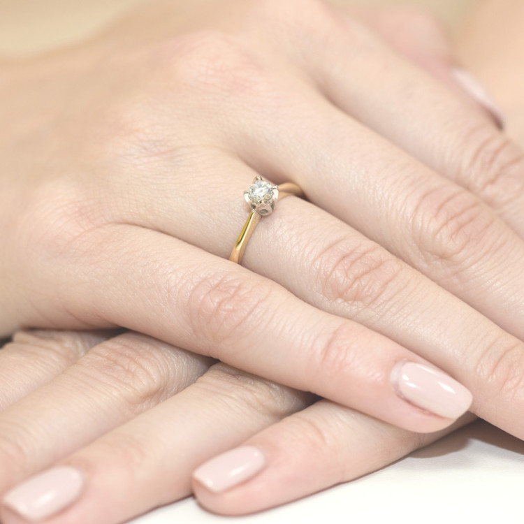 Pierścionek z żółtego złota z diamentem - próba 585 0,10CT W-047A 0,10ct