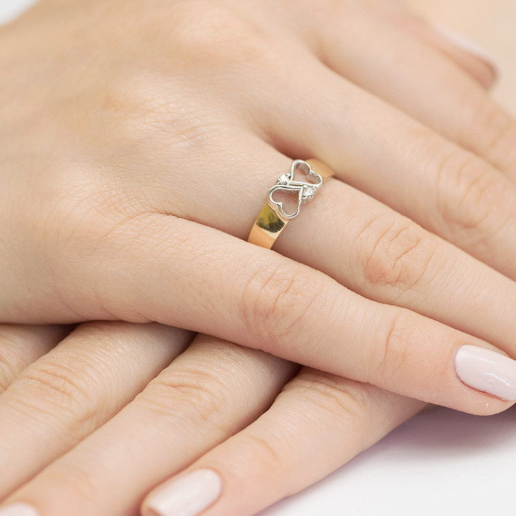 Pierścionek z żółtego złota z diamentami  - próba 585 0,04CT PV-230A