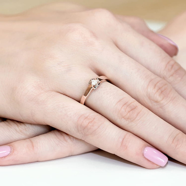 Pierścionek W0320 Diament 0,04ct różowe złoto