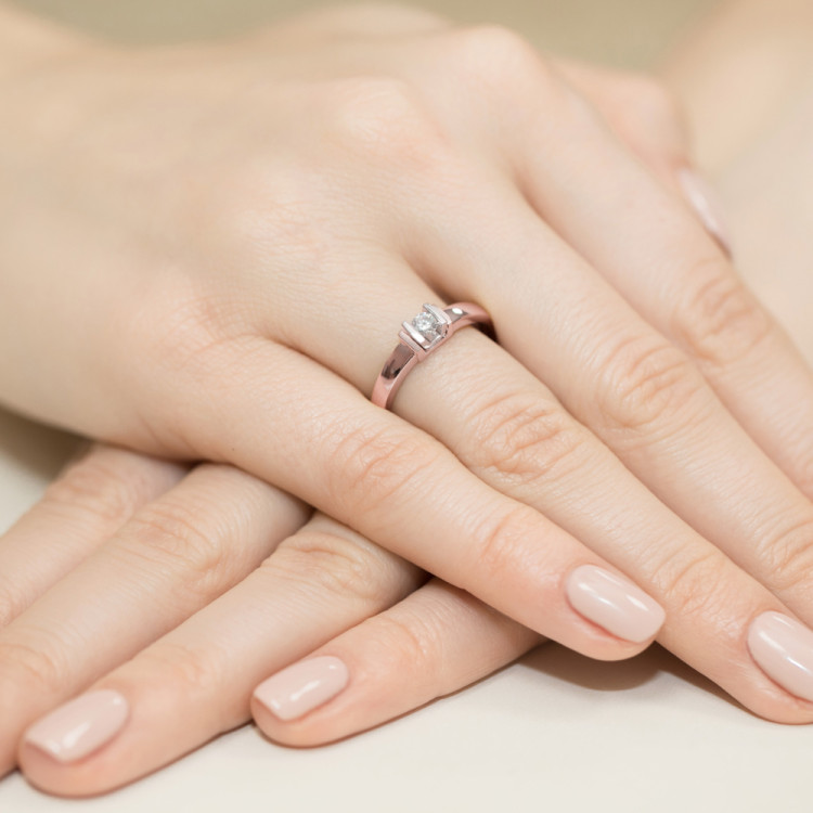 Pierścionek W0343 Diament 0,10ct różowe złoto