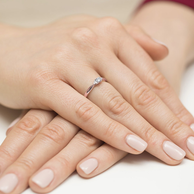 Pierścionek z różowego złota z diamentami  - próba 585 0,13CT PV-199C