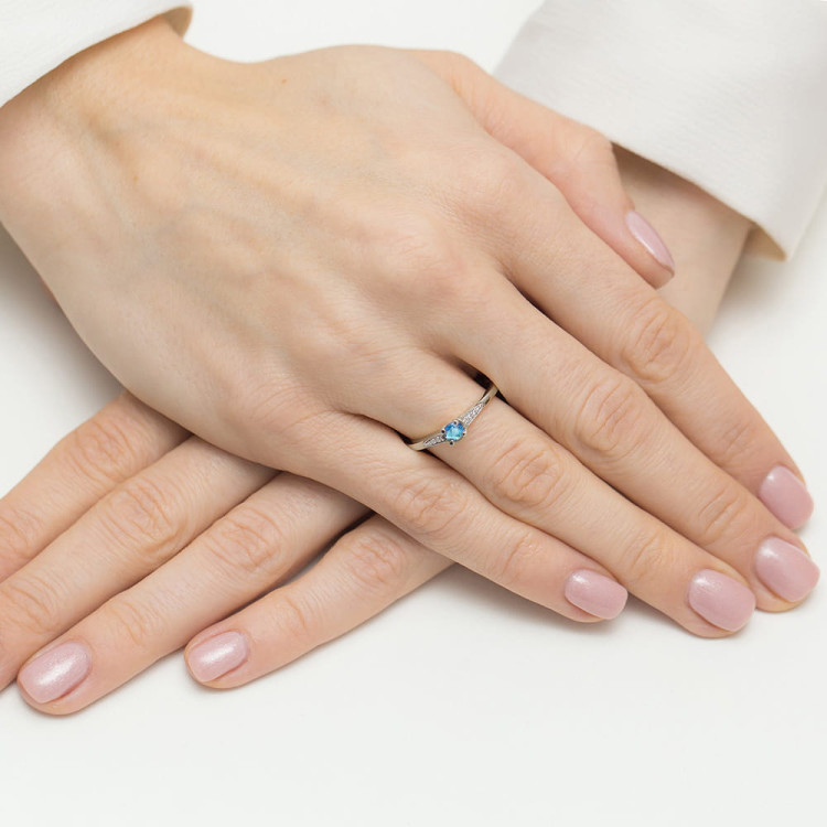 Pierścionek z białego złota z topazem Swiss - próba 585 0,41CT w0466.B3.TOB.01