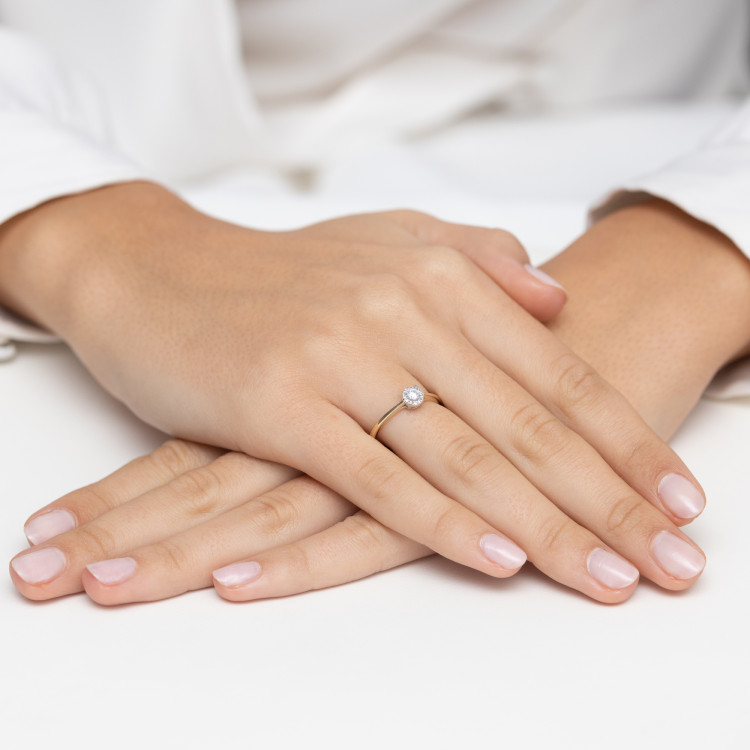 Pierścionek z diamentami 0,14ct żółte złoto W0560