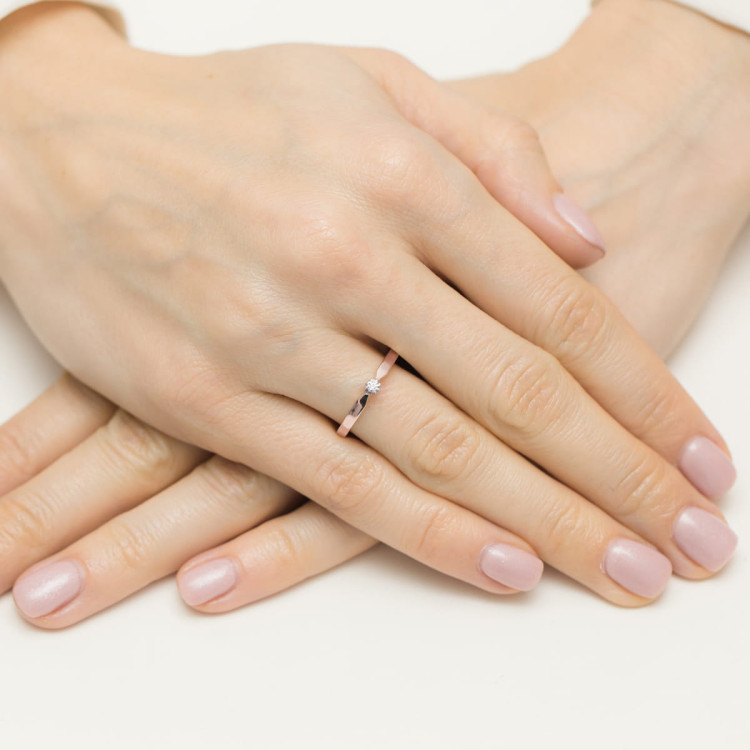 Pierścionek W0561 Diament 0,04ct różowe złoto