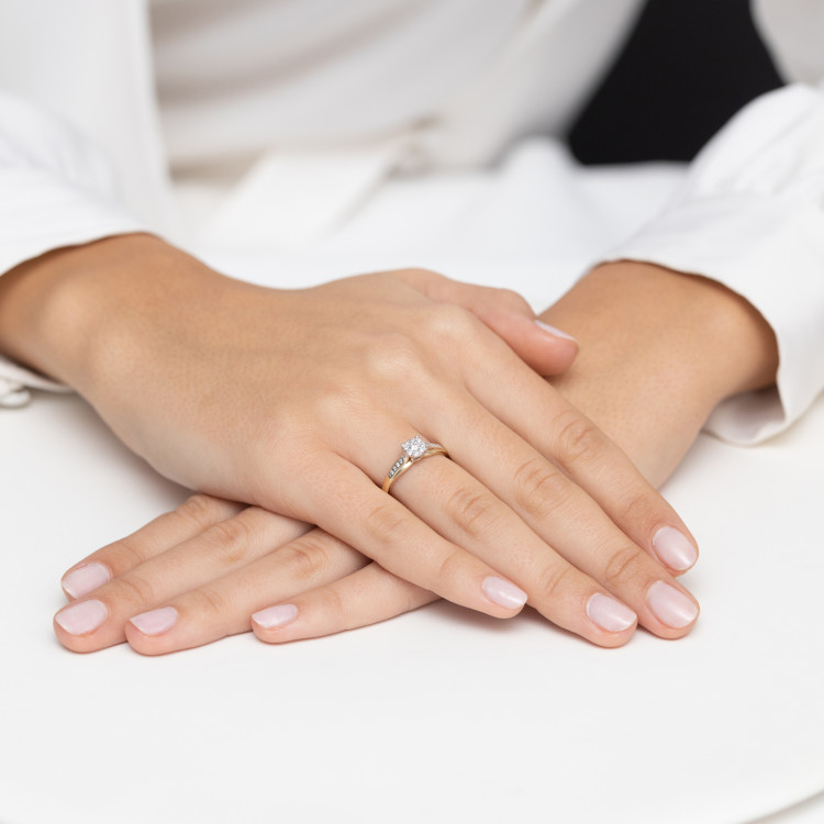 Pierścionek z diamentami 0,198ct żółte złoto W0564