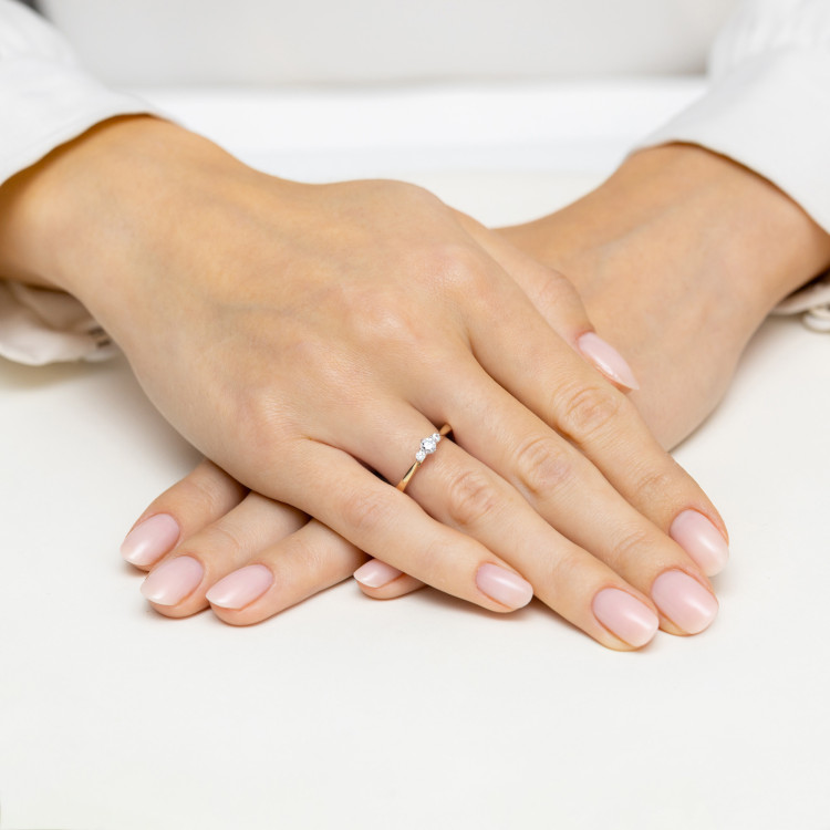 Pierścionek z diamentami 0,19ct żółte złoto W0608