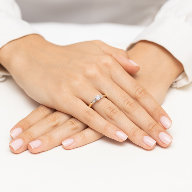 Pierścionek z diamentami 0,32ct żółte złoto W0667