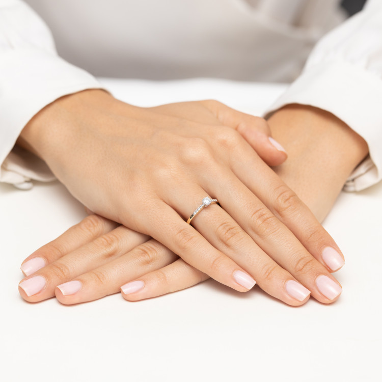 Pierścionek z diamentami 0,32ct żółte złoto W0668