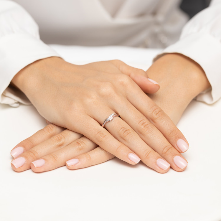 Pierścionek z diamentami 0,05ct różowe złoto W0673