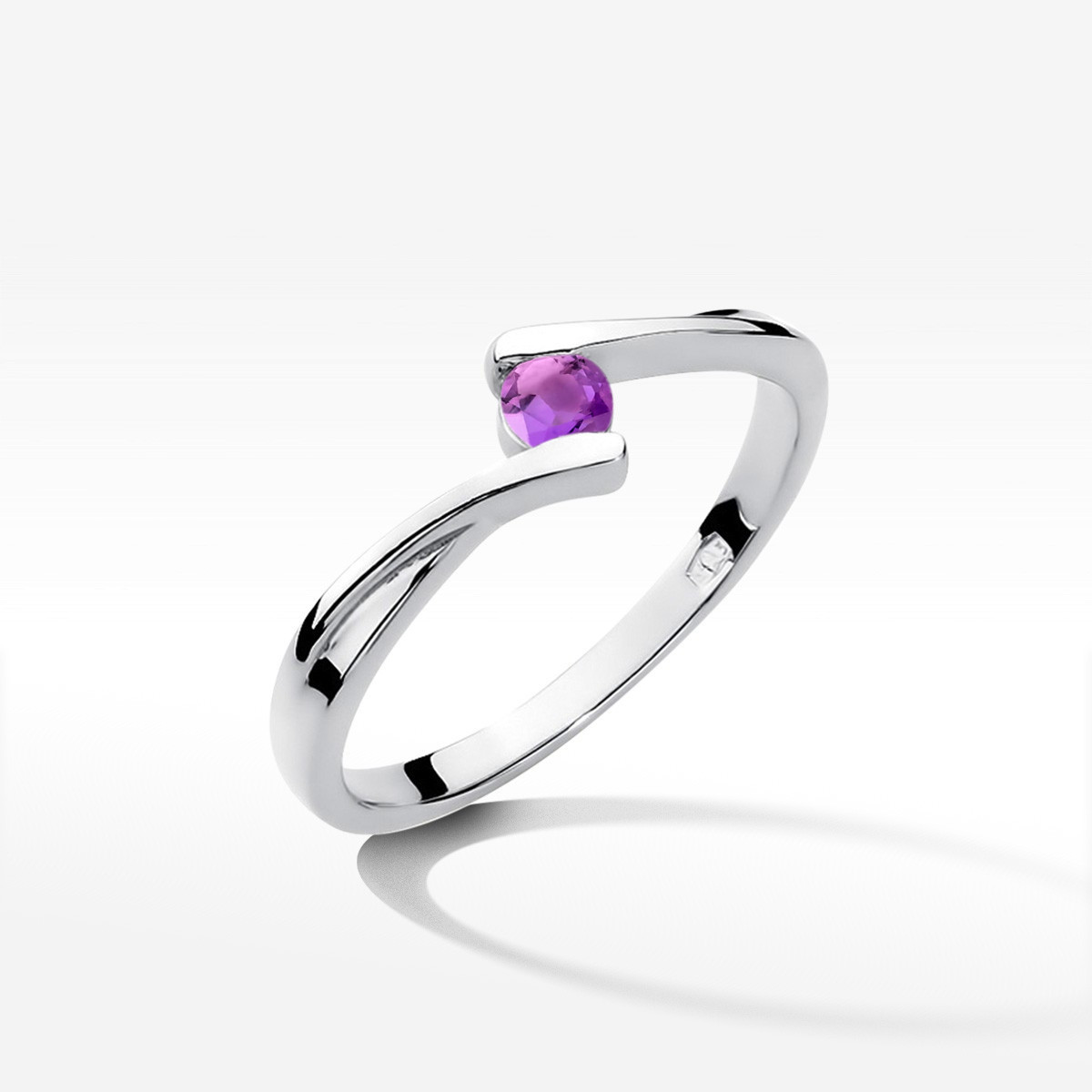 Pierścionek z białego złota z ametystem - próba 585 0,10CT w0180.B3.AMV.01