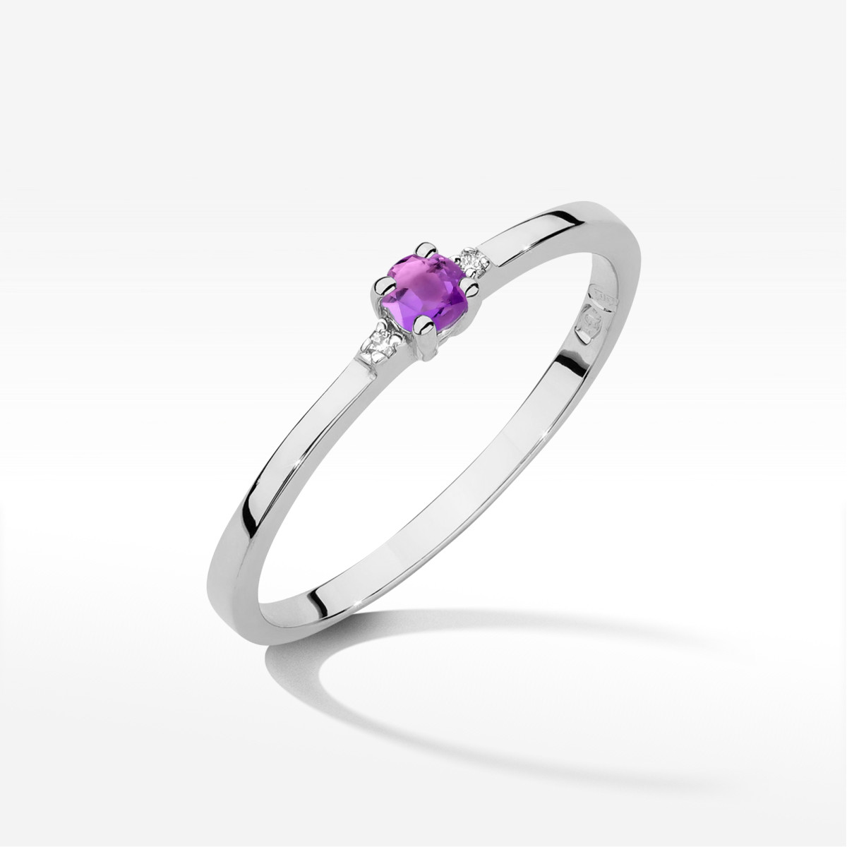 Pierścionek z białego złota z ametystem - próba 585 0,12CT w0464.B3.AMV.01