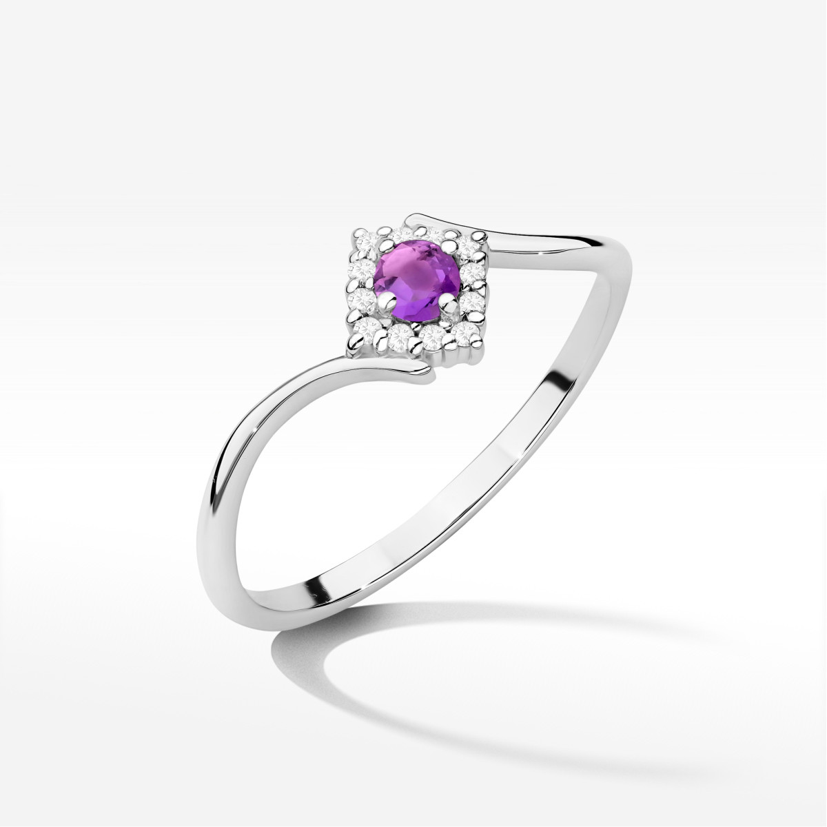 Pierścionek z białego złota z ametystem - próba 585 0,16CT w0702.B3.AMV.01