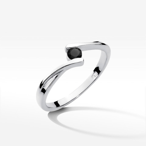 Pierścionek z białego złota z czarnym diamentem - próba 585 0,12CT w0180.B3.DIB.01