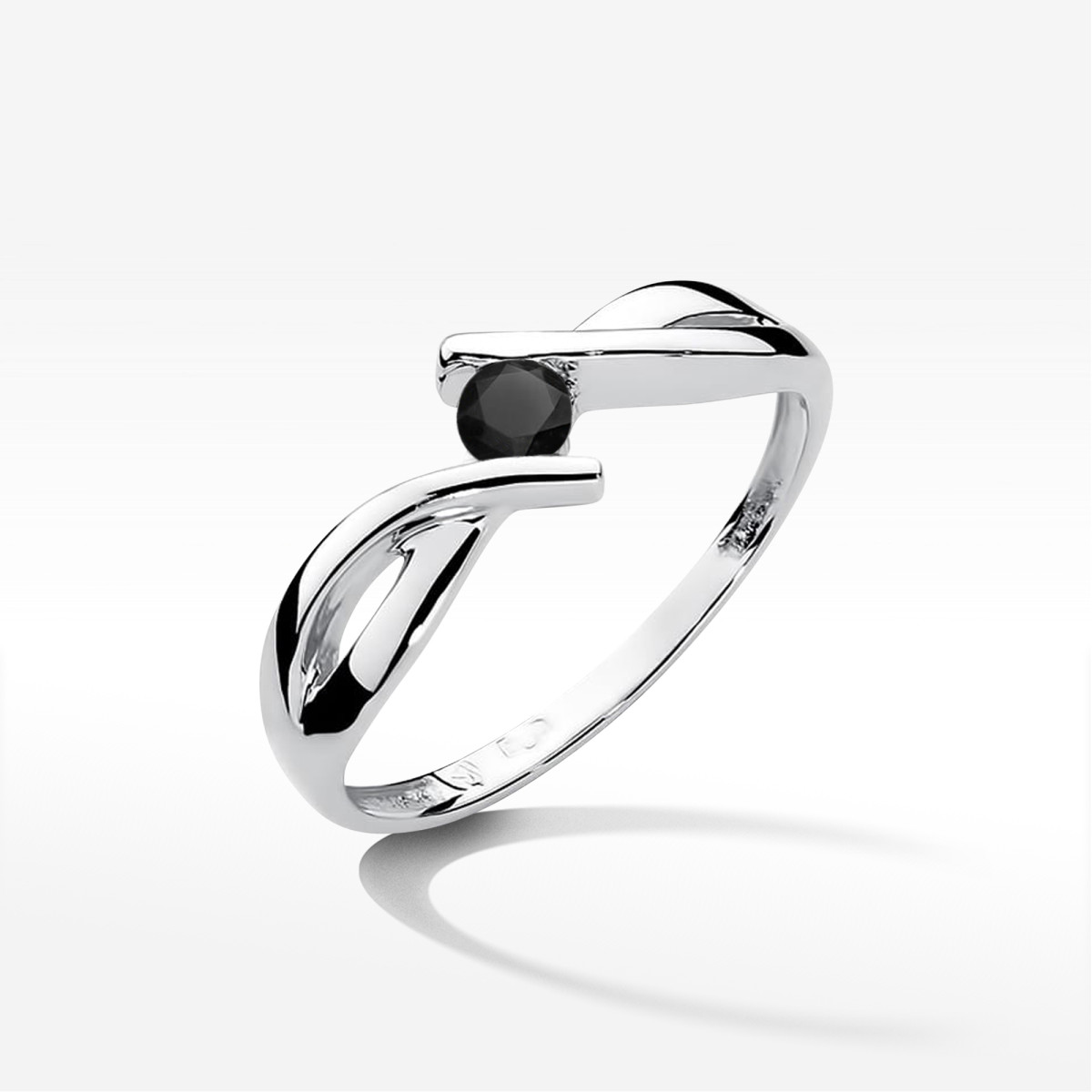 Pierścionek z białego złota z czarnym diamentem - próba 585 0,12CT w0191.B3.DIB.01