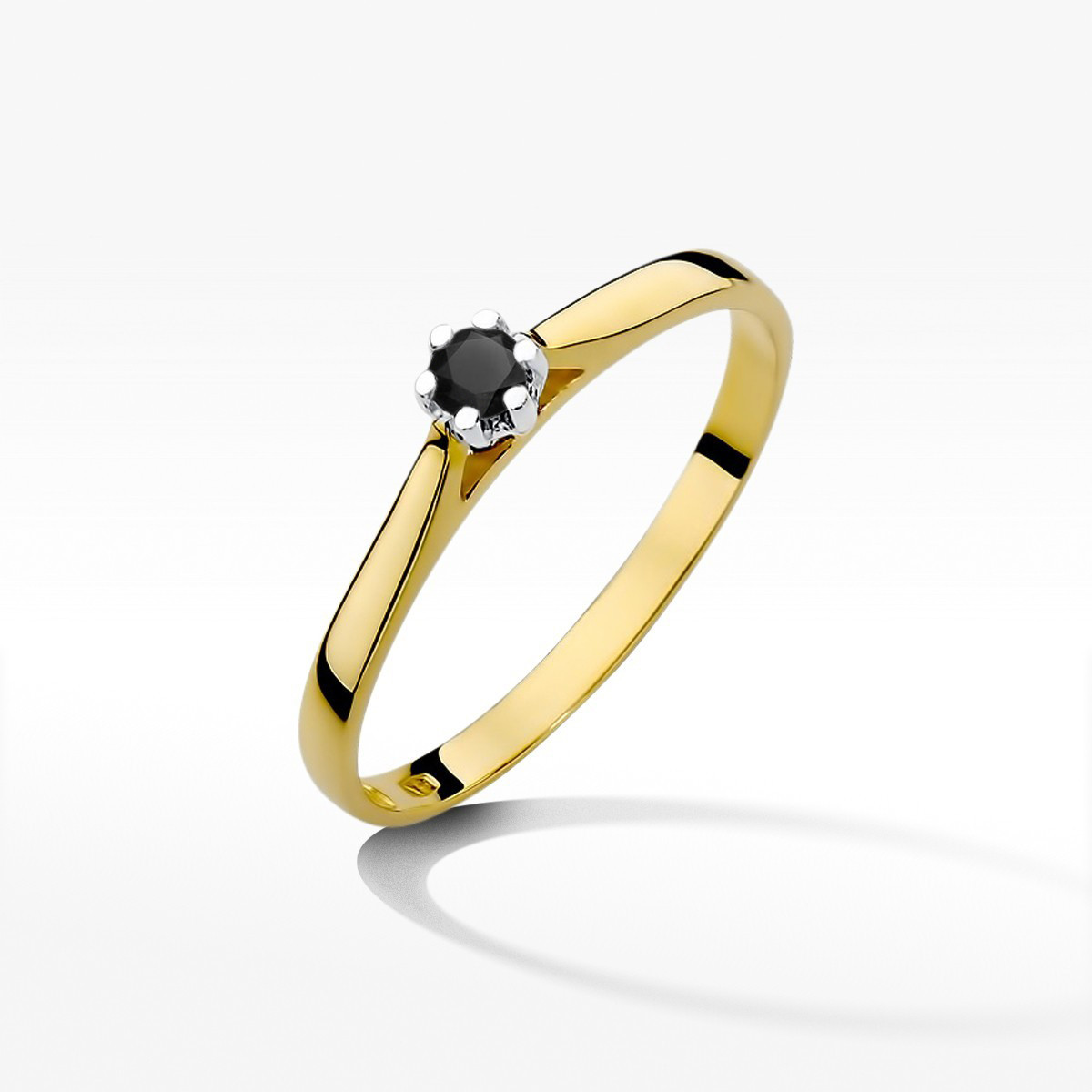 Pierścionek z żółtego złota z czarnym diamentem - próba 585 0,12CT w0311.Z3.DIB.02