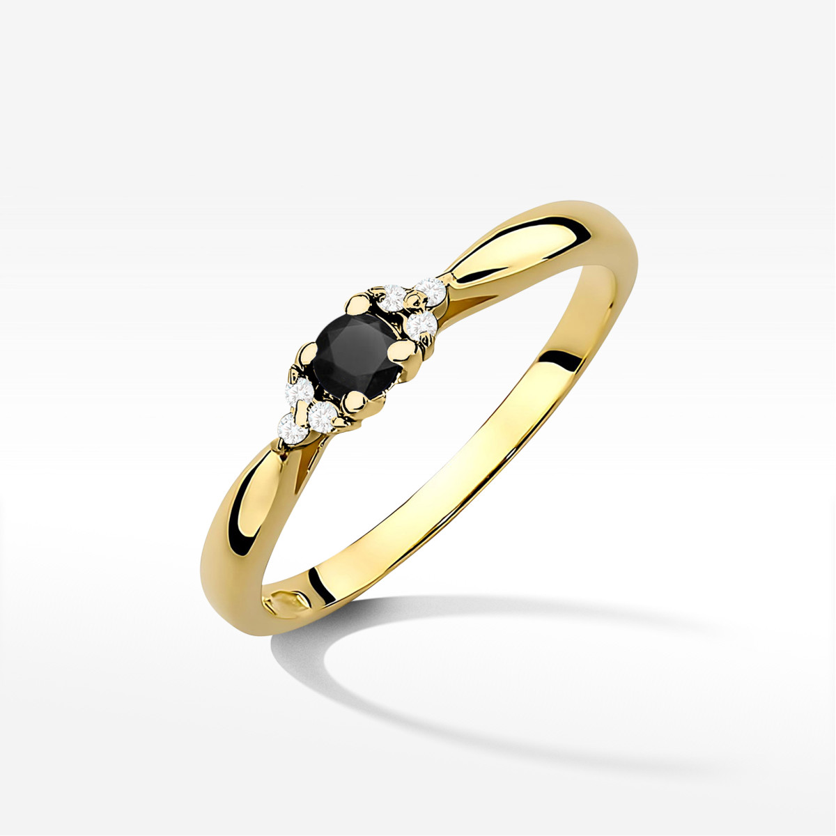 Pierścionek z żółtego złota z czarnym diamentem - próba 585 0,15CT PV-199.Z3.DIB.01