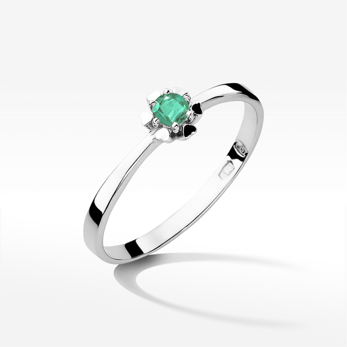 Pierścionek z białego złota ze szmaragdem - próba 585 0,15CT w0053.B3.EMG.01