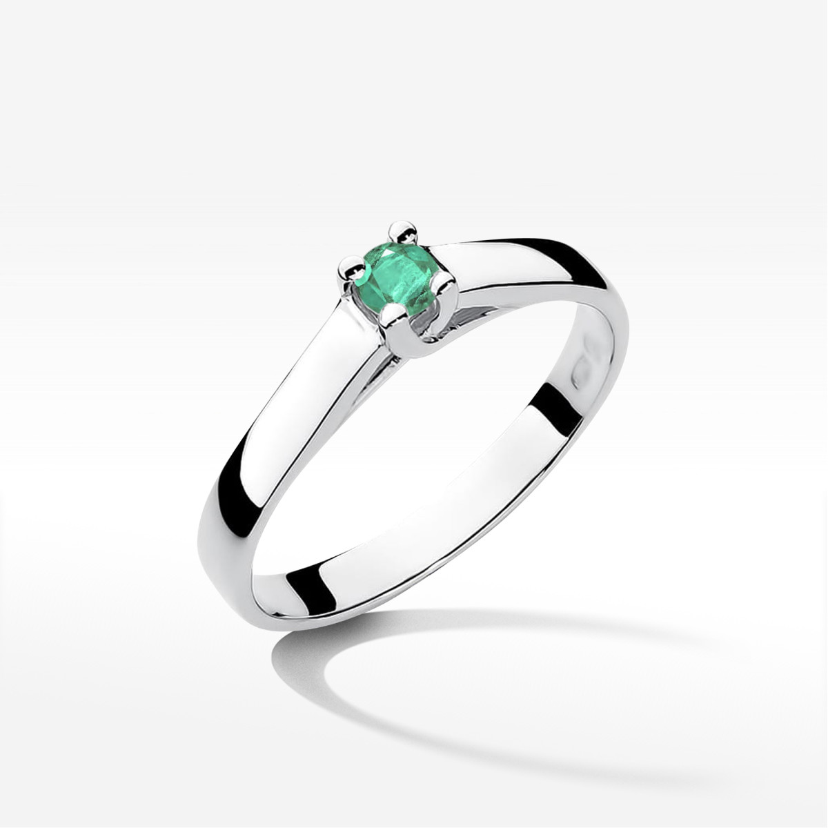 Pierścionek z białego złota ze szmaragdem - próba 585 0,15CT w0070.B3.EMG.01