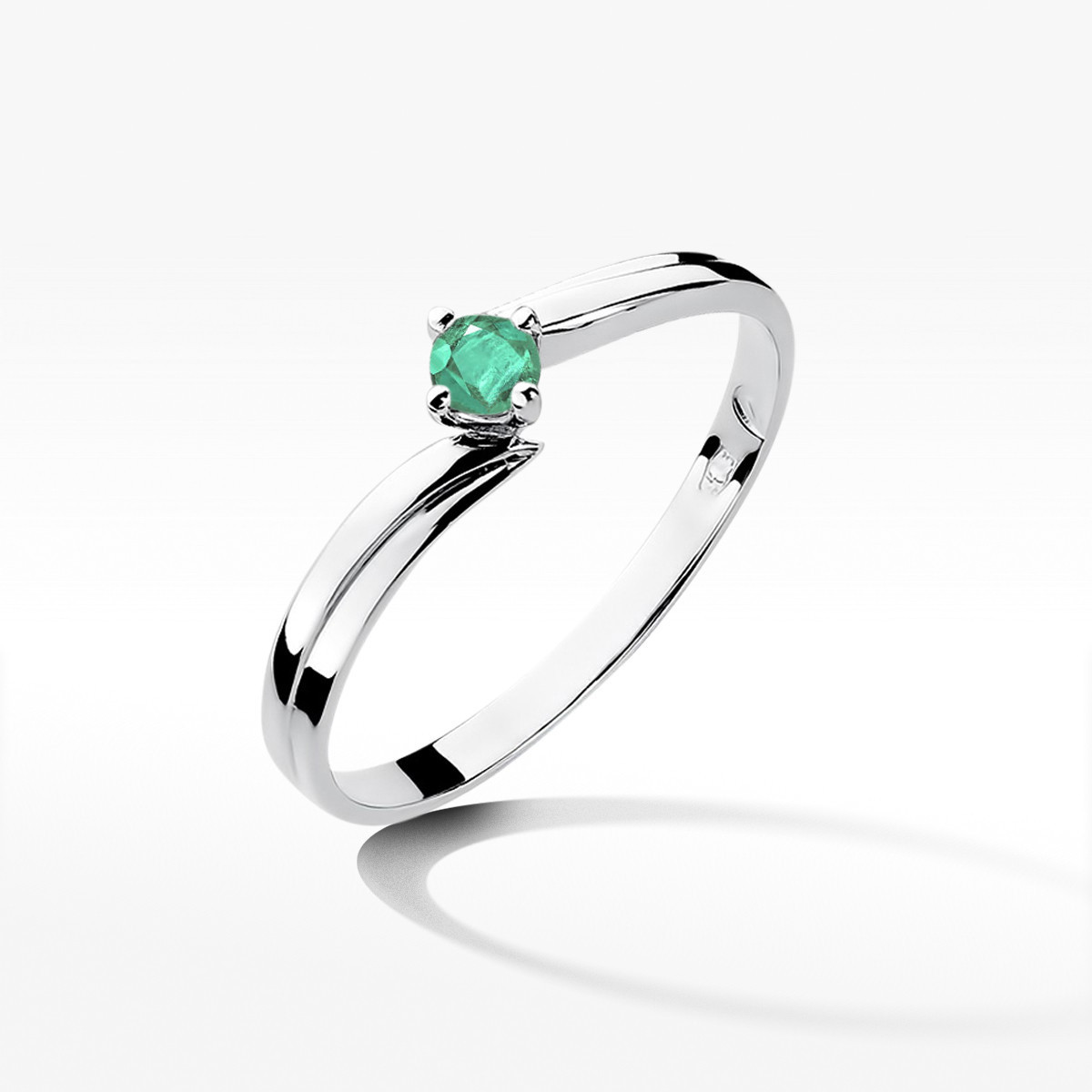 Pierścionek z białego złota ze szmaragdem - próba 585 0,15CT w0231.B3.EMG.02