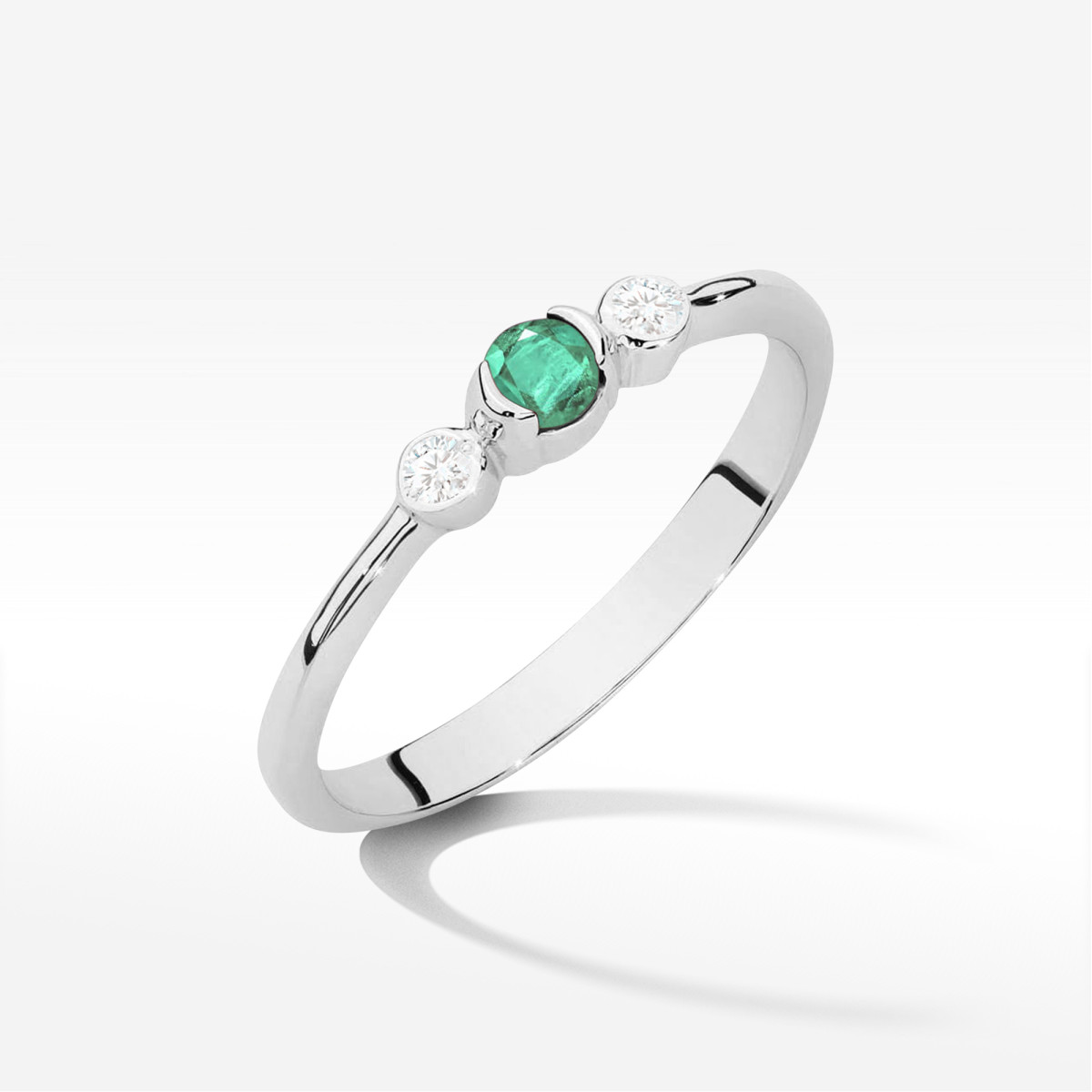 Pierścionek z białego złota ze szmaragdem - próba 585 0,21CT w0620.B3.EMG.01
