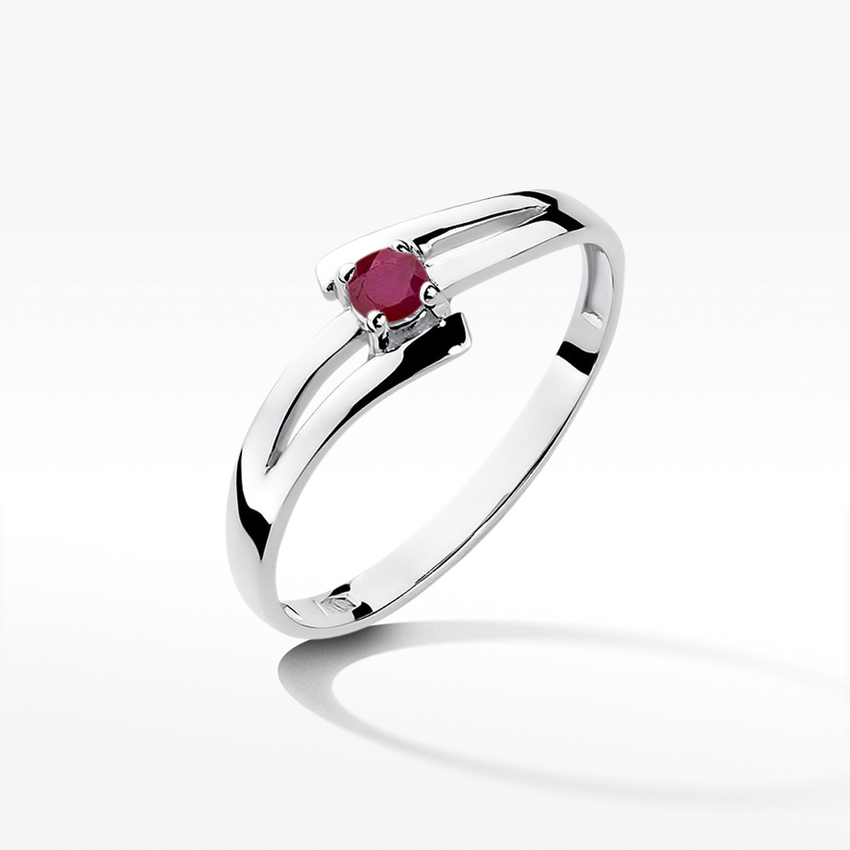 Pierścionek z białego złota z rubinem - próba 585 0,15CT w0210.B3.RUR.01