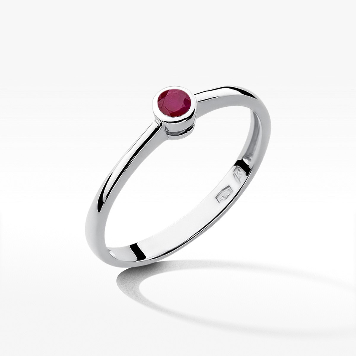Pierścionek z białego złota z rubinem - próba 585 0,15CT w0224.B3.RUR.02
