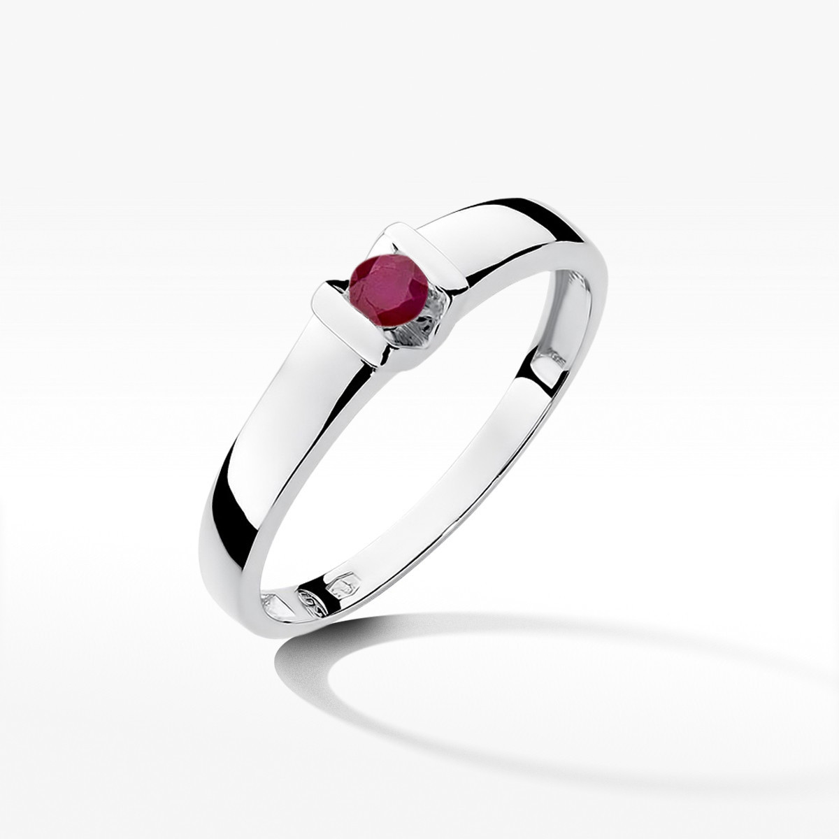 Pierścionek z białego złota z rubinem - próba 585 0,15CT w0249.B3.RUR.01
