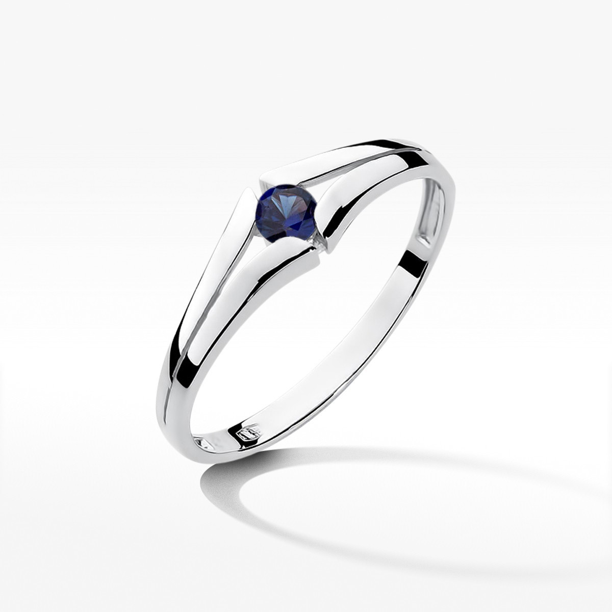 Pierścionek z białego złota z szafirem - próba 585 0,15CT w0207.B3.SAB.01