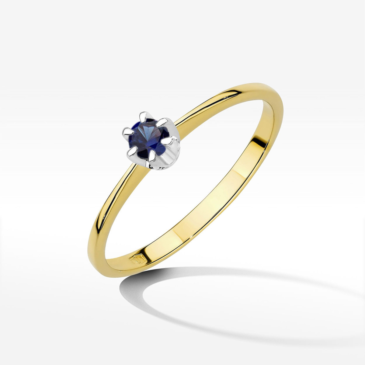 Pierścionek z żółtego złota z szafirem - próba 585 0,15CT w0220.Z3.SAB.02