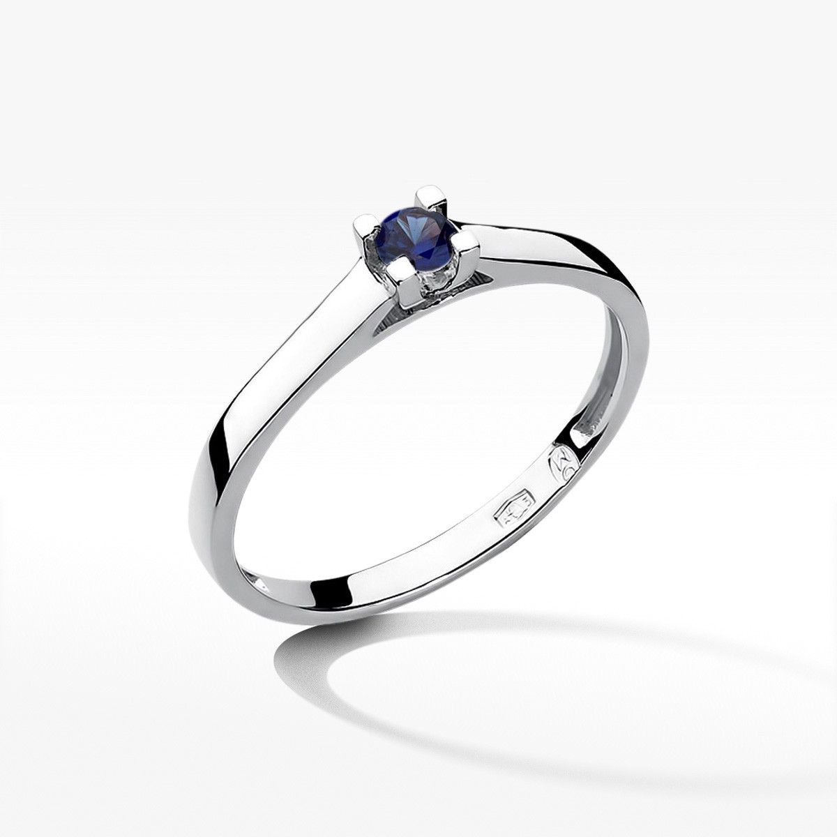 Pierścionek z białego złota z szafirem - próba 585 0,15CT w0221.B3.SAB.02