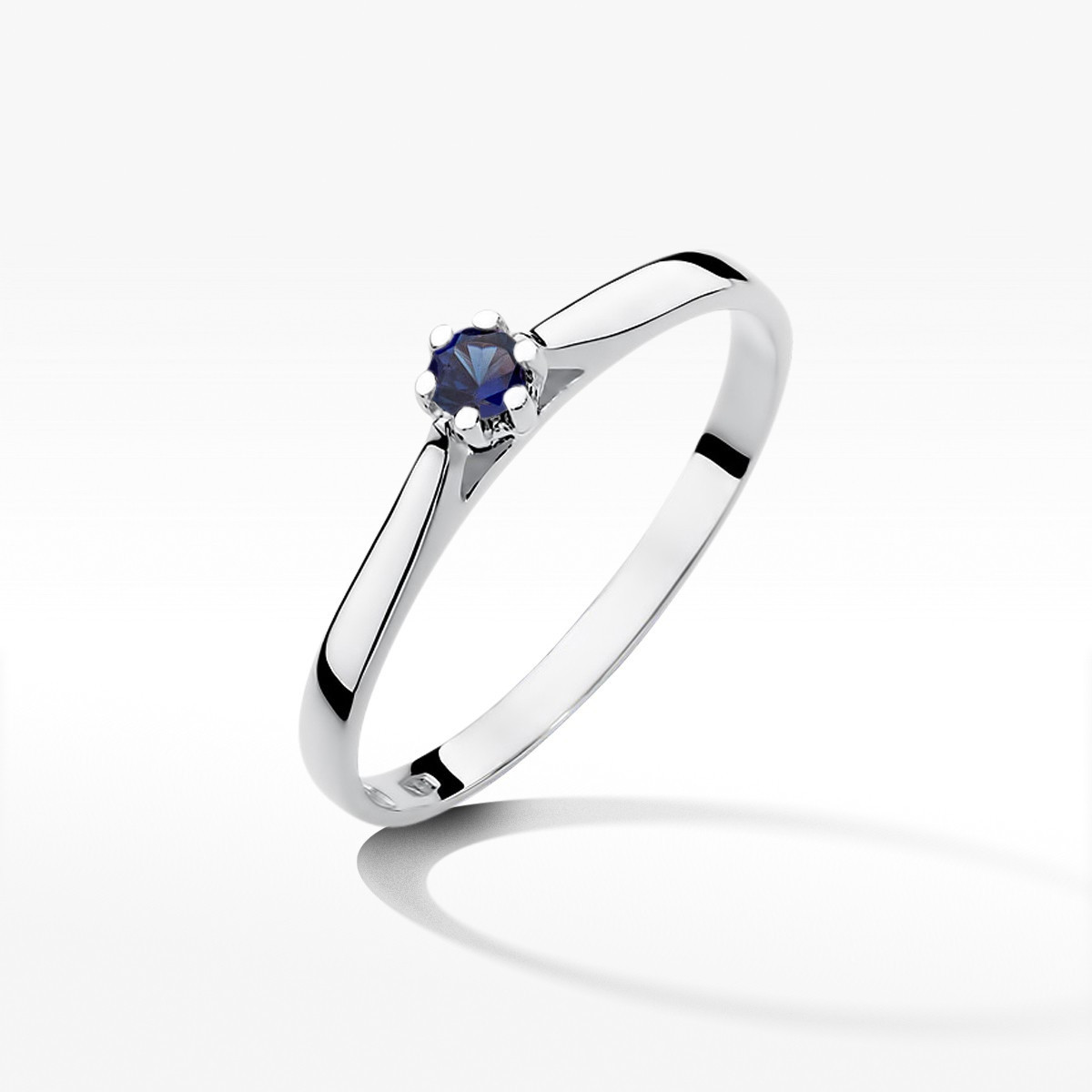 Pierścionek z białego złota z szafirem - próba 585 0,15CT w0311.B3.SAB.02