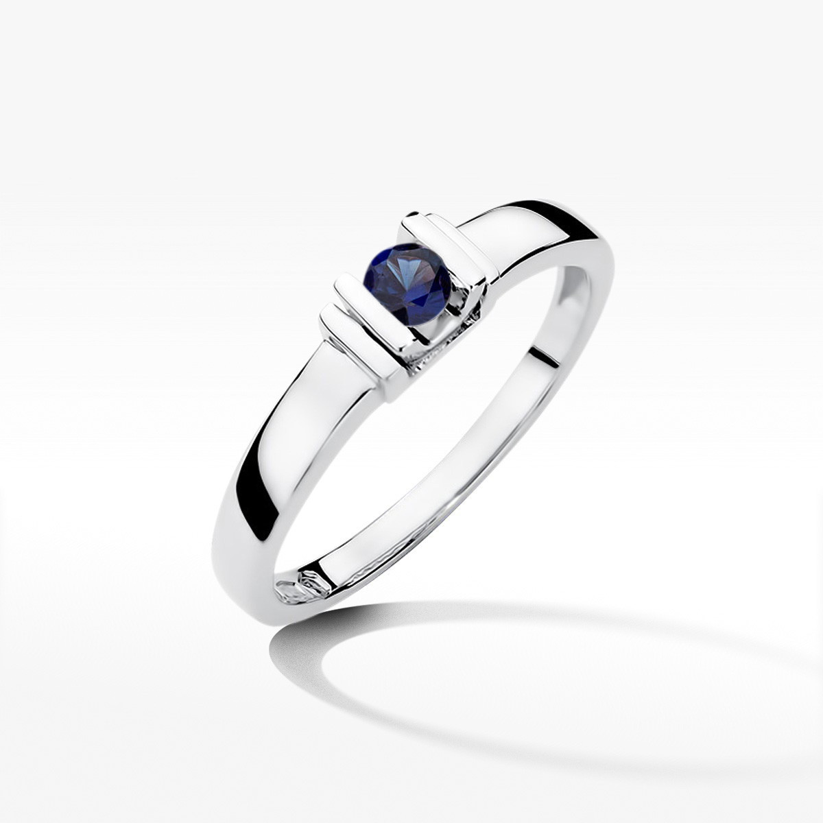 Pierścionek z białego złota z szafirem - próba 585 0,15CT w0343.B3.SAB.01