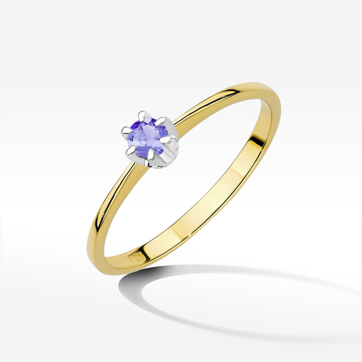 Pierścionek z żółtego złota z tanzanitem - próba 585 0,15CT w0220.Z3.TAP.02