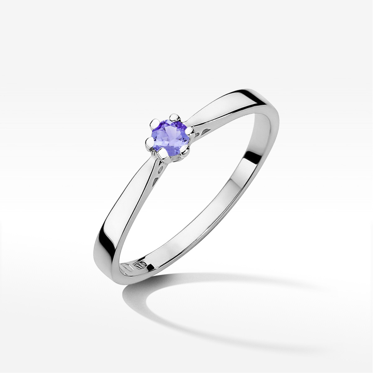 Pierścionek z białego złota z tanzanitem - próba 585 0,15CT w0229.B3.TAP.02