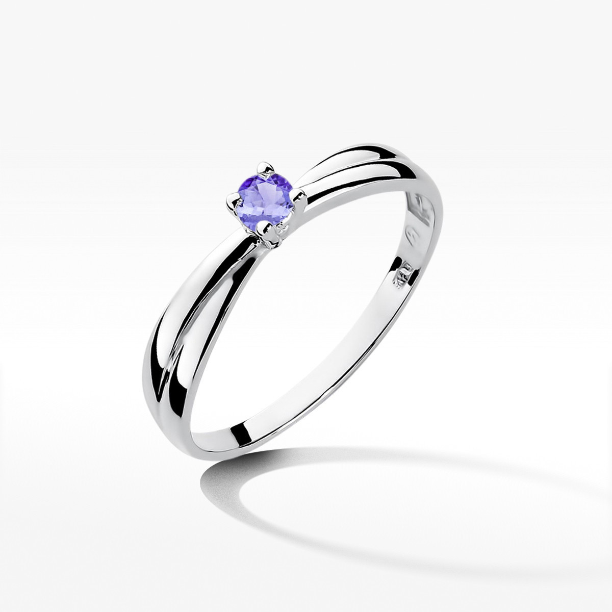 Pierścionek z białego złota z tanzanitem - próba 585 0,15CT w0230.B3.TAP.02