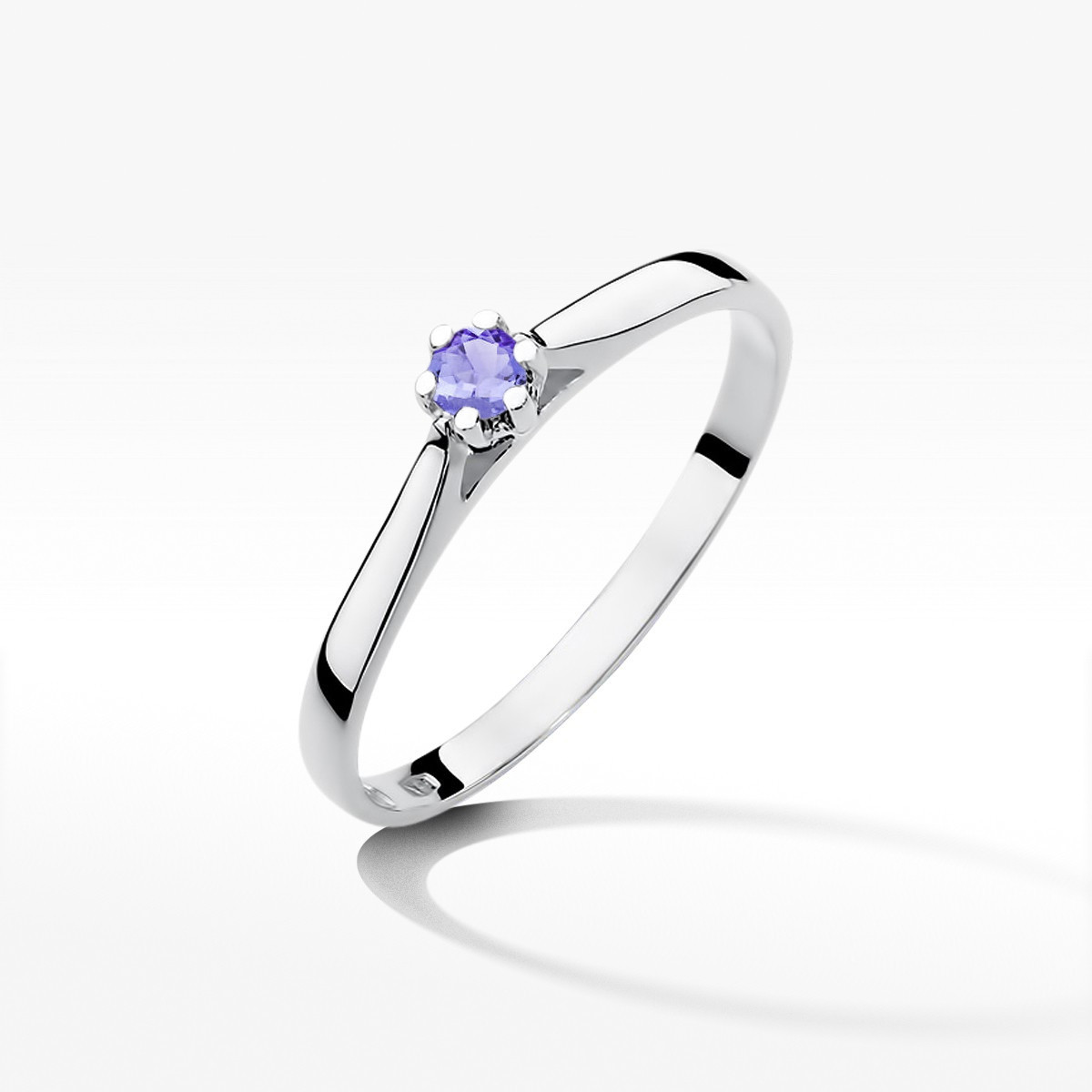 Pierścionek z białego złota z tanzanitem - próba 585 0,15CT w0311.B3.TAP.02
