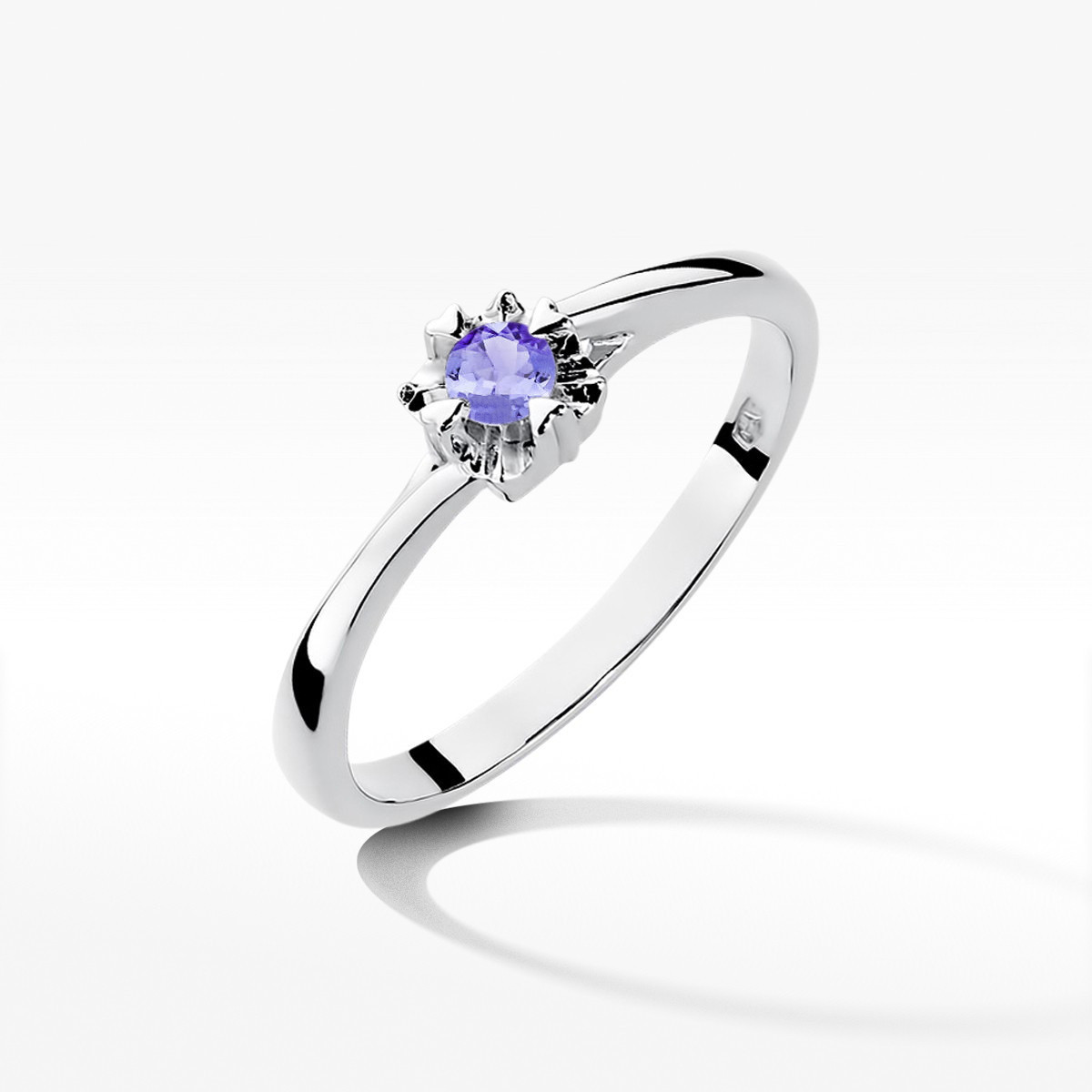 Pierścionek z białego złota z tanzanitem - próba 585 0,15CT w0318.B3.TAP.01