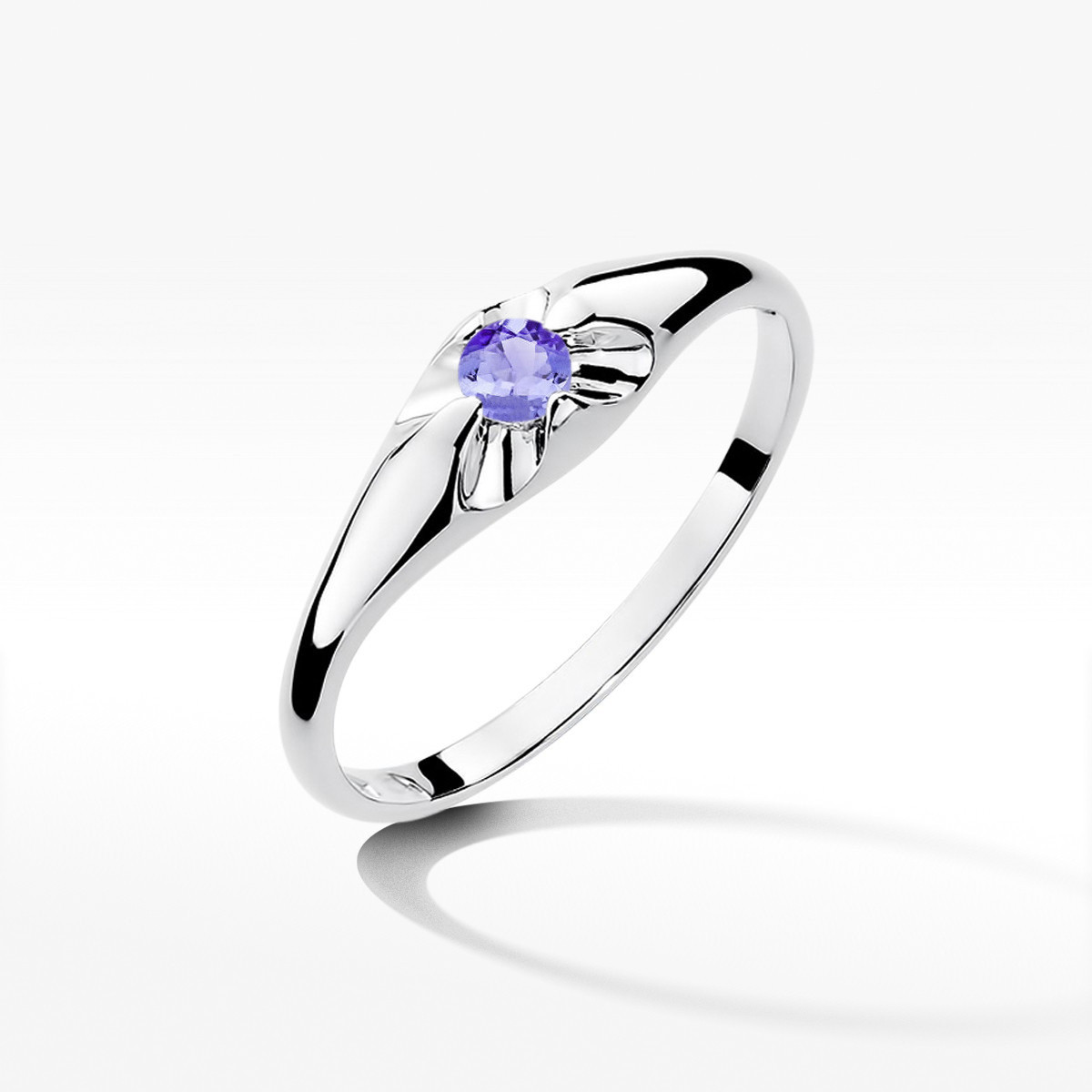 Pierścionek z białego złota z tanzanitem - próba 585 0,15CT w0331.B3.TAP.01