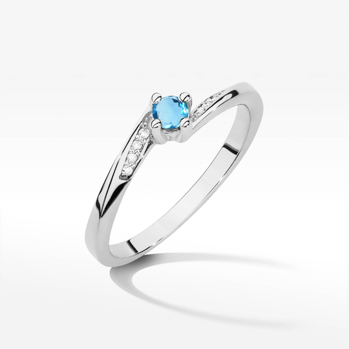 Pierścionek z białego złota z topazem Swiss - próba 585 0,34CT w0262.B3.TOB.01